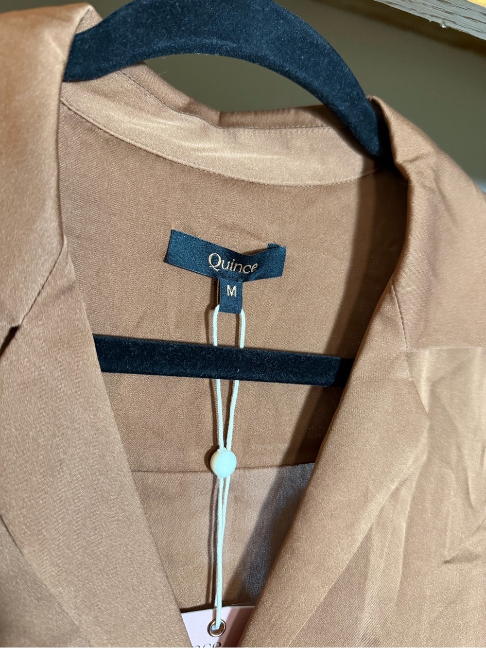 NWT Quince Washable Stretch Mulberry Silk Notch Collar Blouse Brown M - Picture 3 of 5